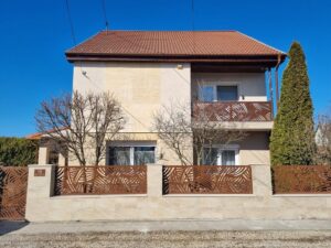 Referenciák SAND TRAVERTIN lapok Kistokajban 1