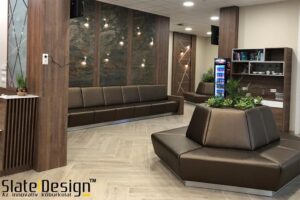 Referenciák Impozáns váróterem, elegáns falburkolat 2